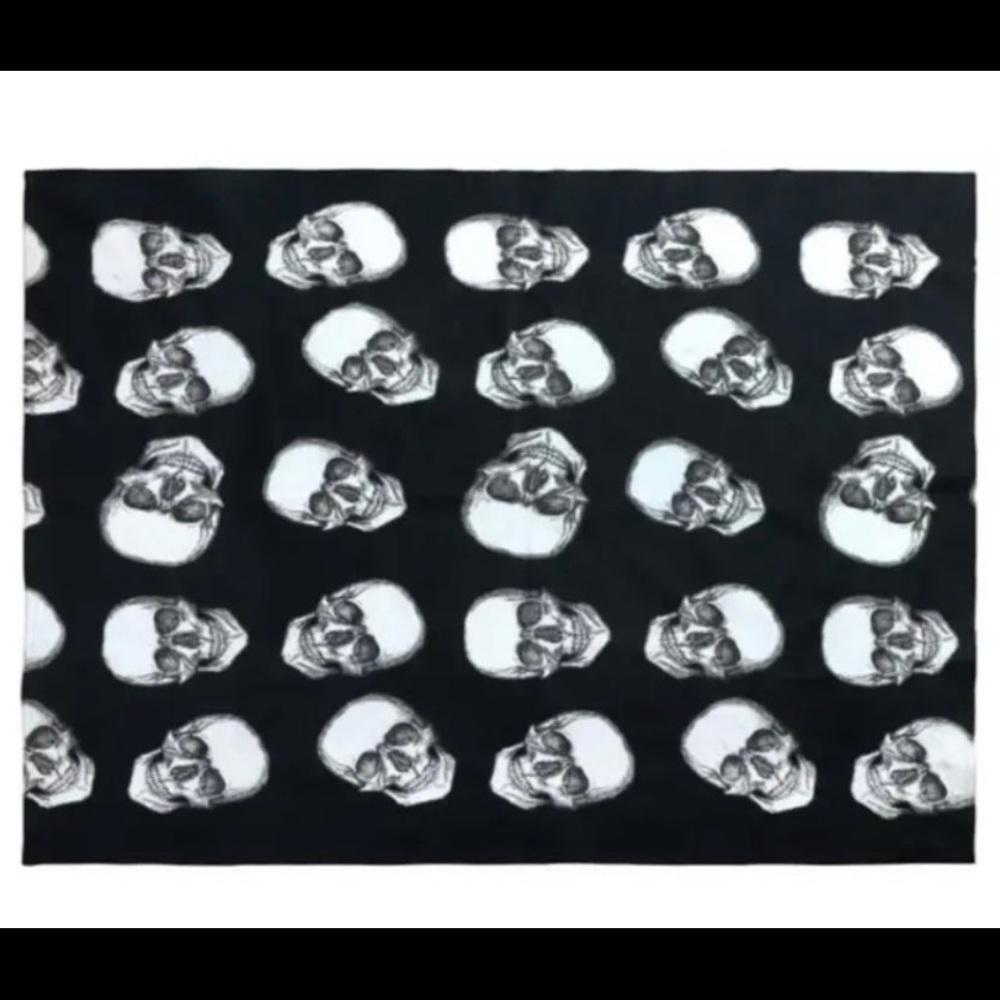 Cotton Skull Throw - Picture 1 of 6
